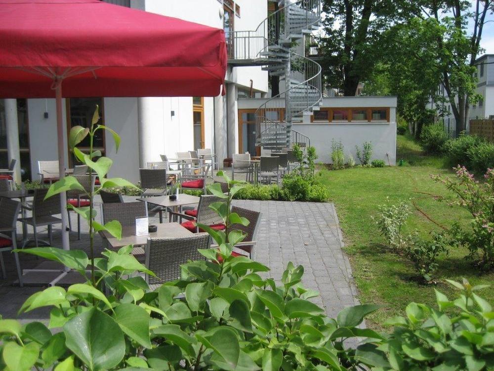 Hotel Ambassador-Berlin Gruenau Exteriör bild